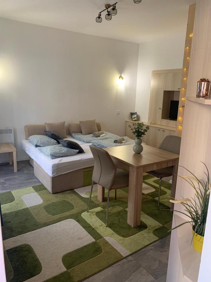 Infinity Apartman Esztergom Bagian luar foto